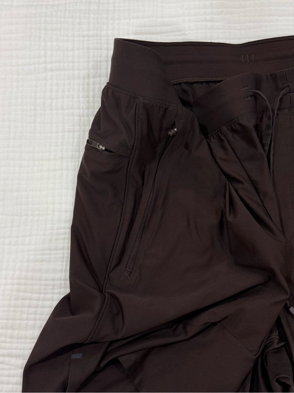 Lululemon Men’s License to Train Linerless Short 7" - Dark Brown - Picture 3 of 6